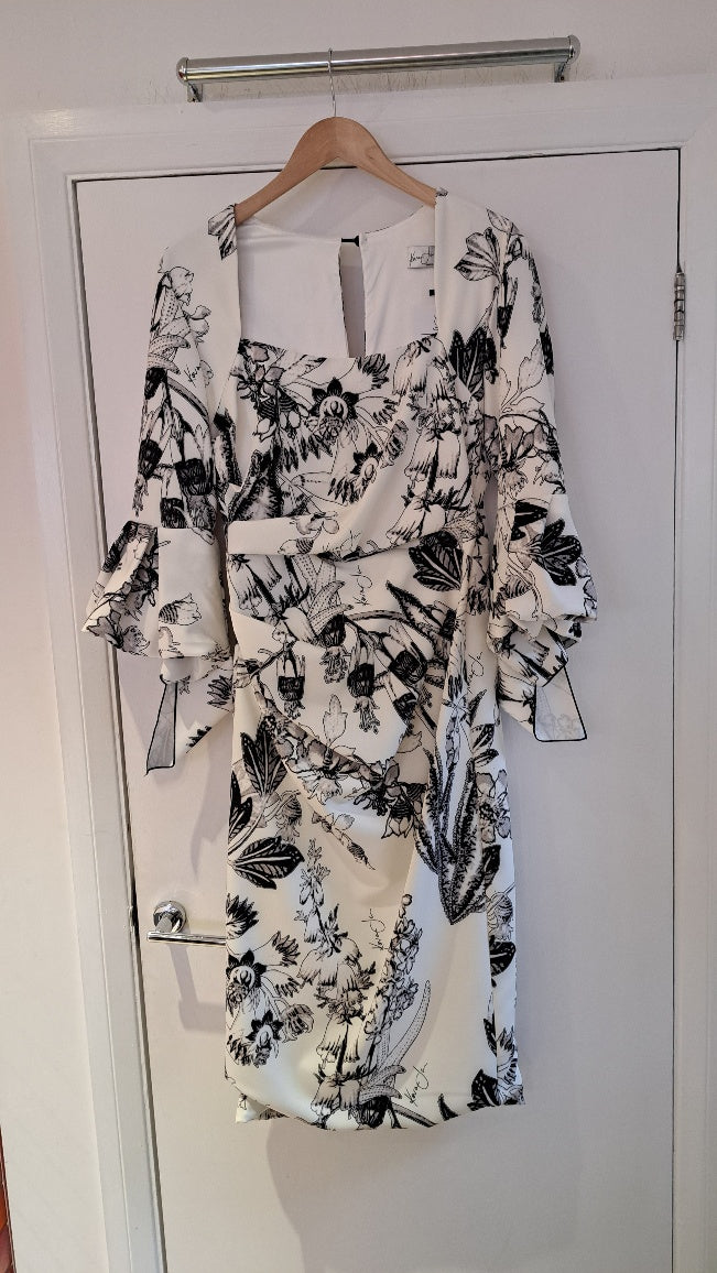 Kevan Jon claudia sleeve print dress - Maya Maya Ltd