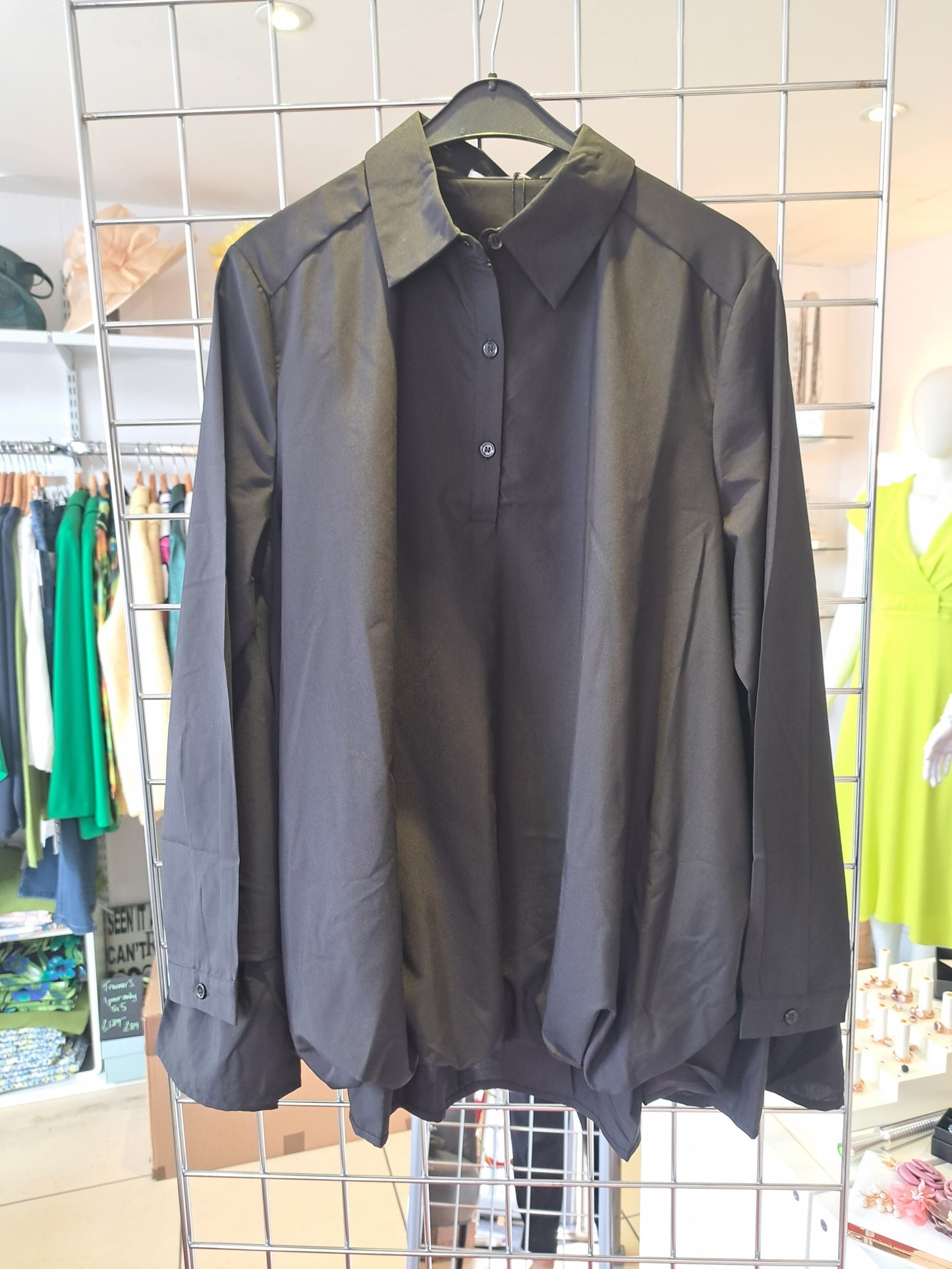 Uchuu swing shirt BLACK - Maya Maya Ltd